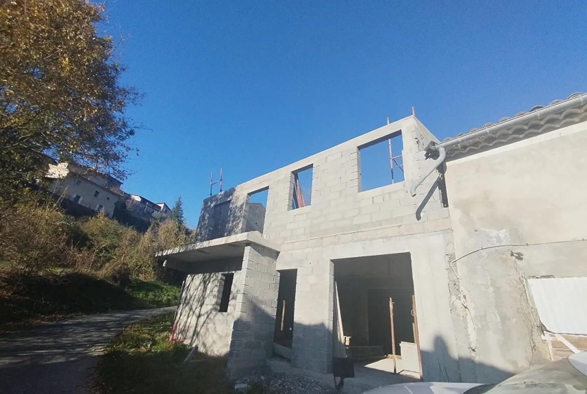 Maison à finir de construire à Curbans près de Gap avec permis valide 