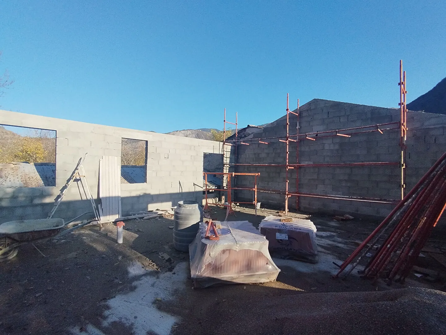Maison à finir de construire à Curbans près de Gap avec permis valide 