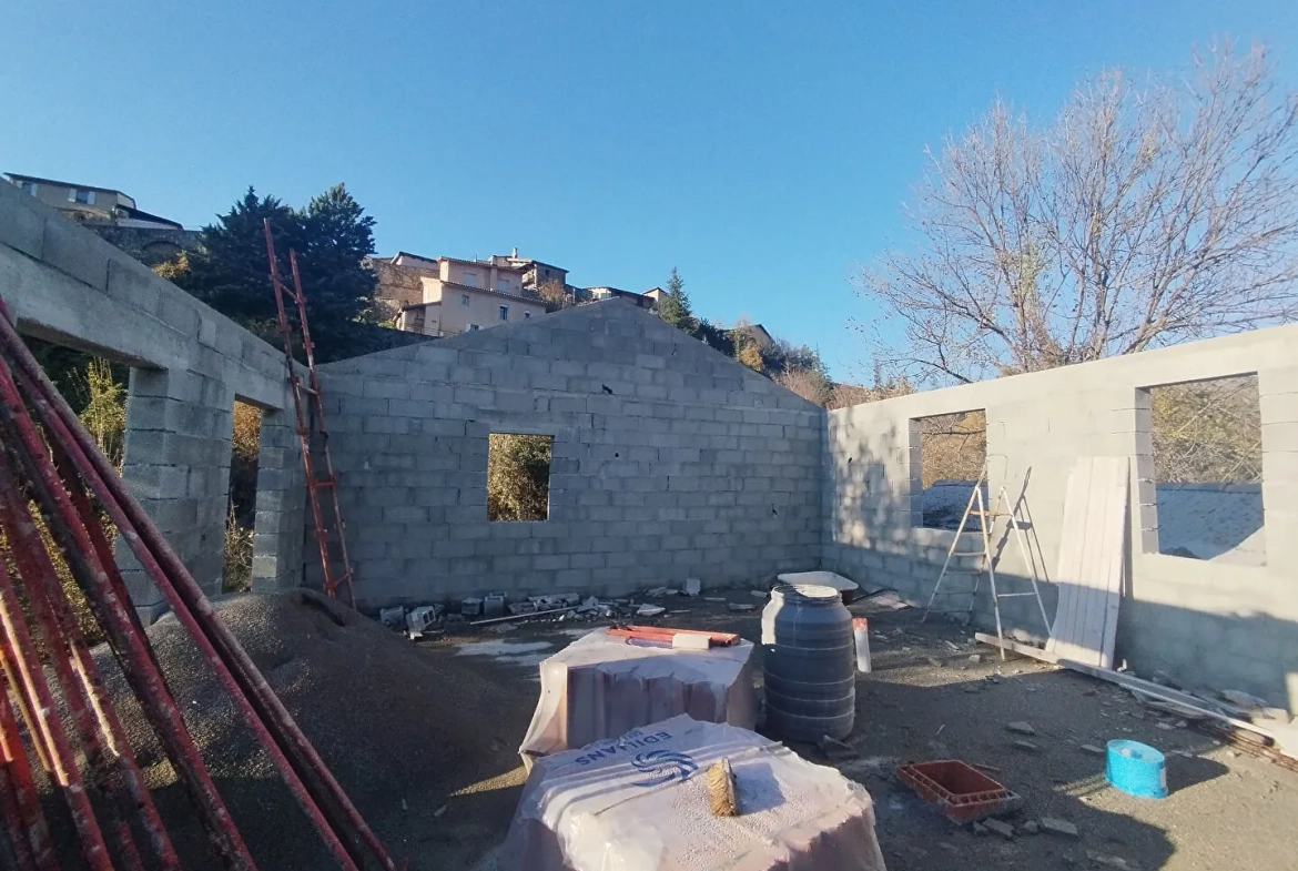 Maison à finir de construire à Curbans près de Gap avec permis valide 