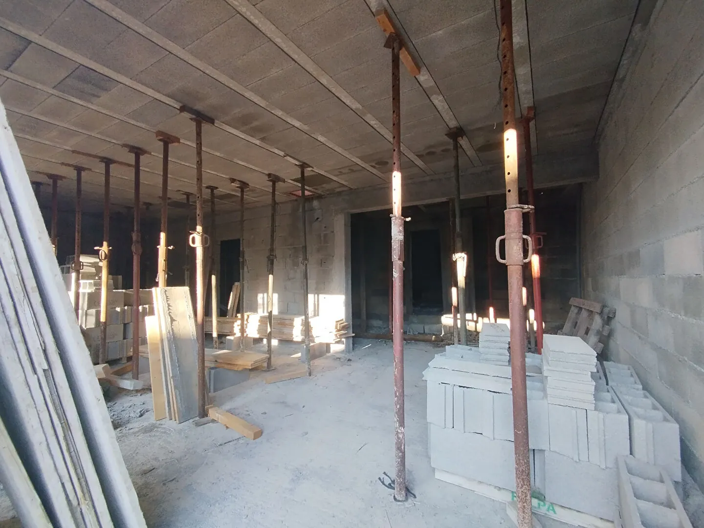 Maison à finir de construire à Curbans près de Gap avec permis valide 