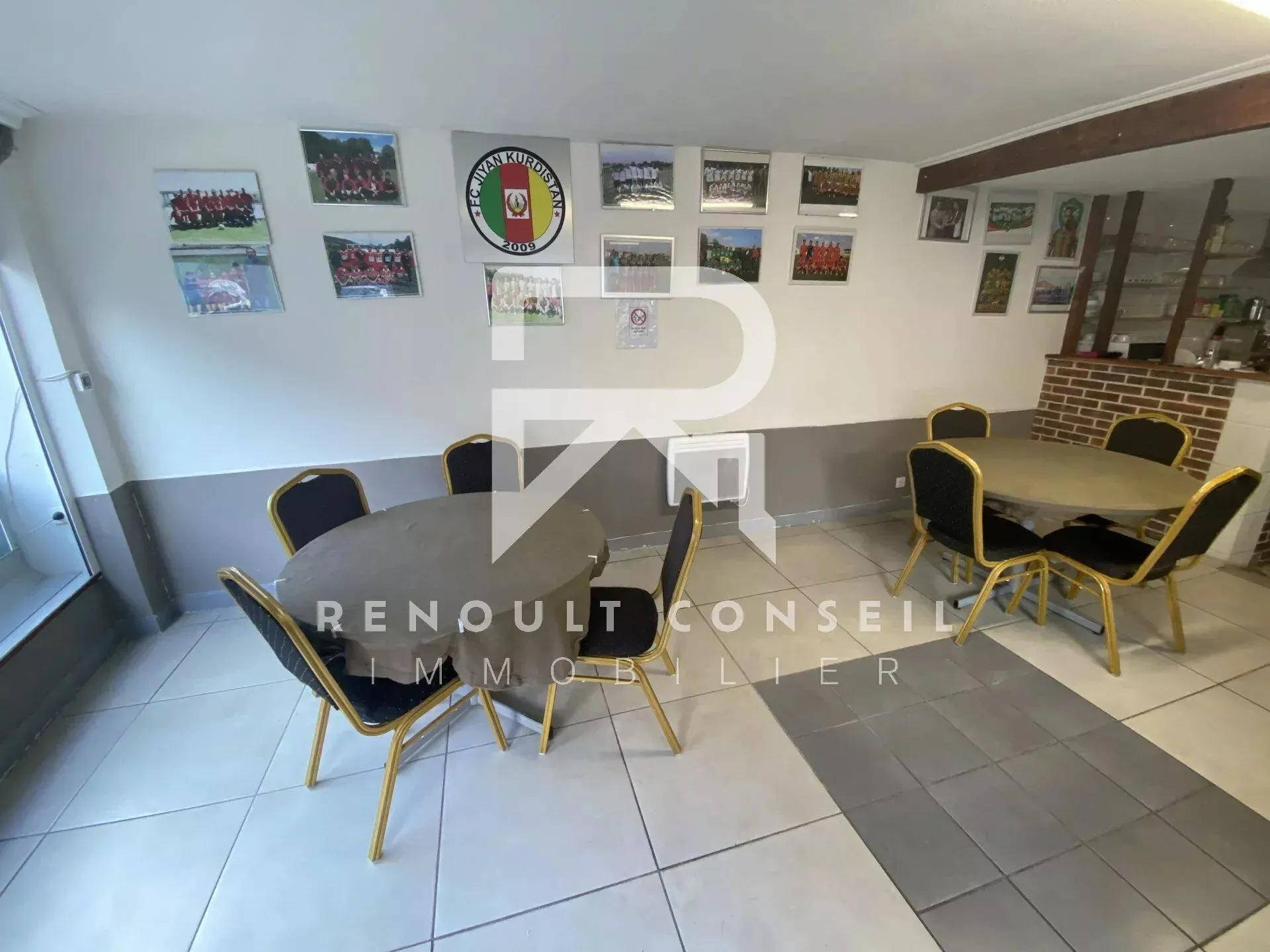 Local commercial de 42 m² à vendre à Sotteville-lès-Rouen, emplacement stratégique 