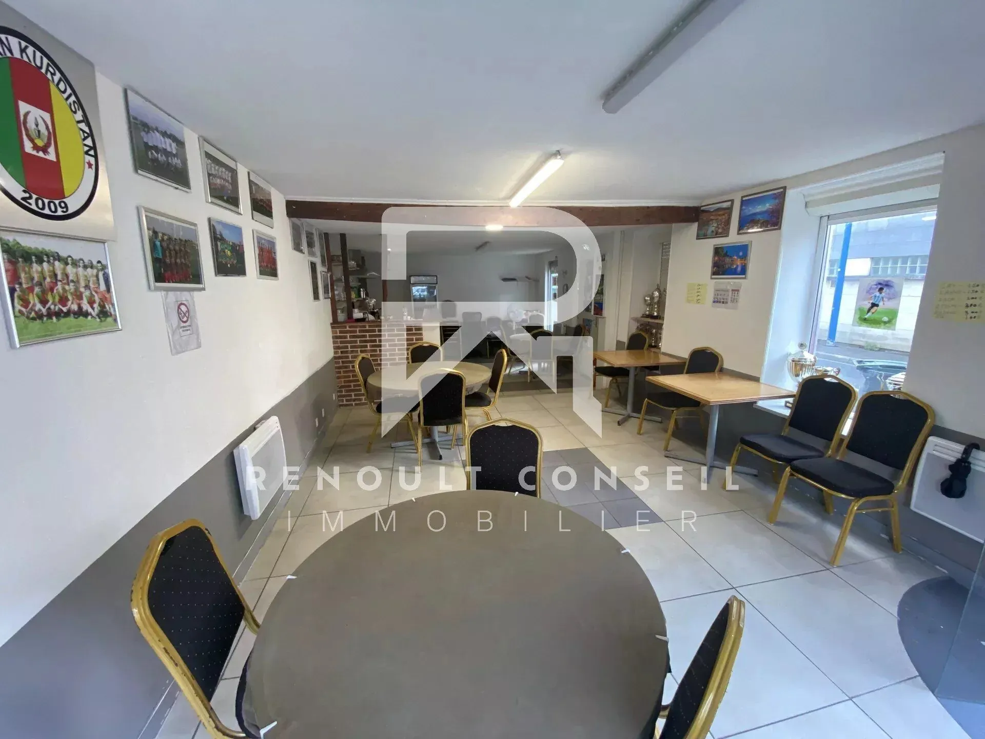 Local commercial de 42 m² à vendre à Sotteville-lès-Rouen, emplacement stratégique 
