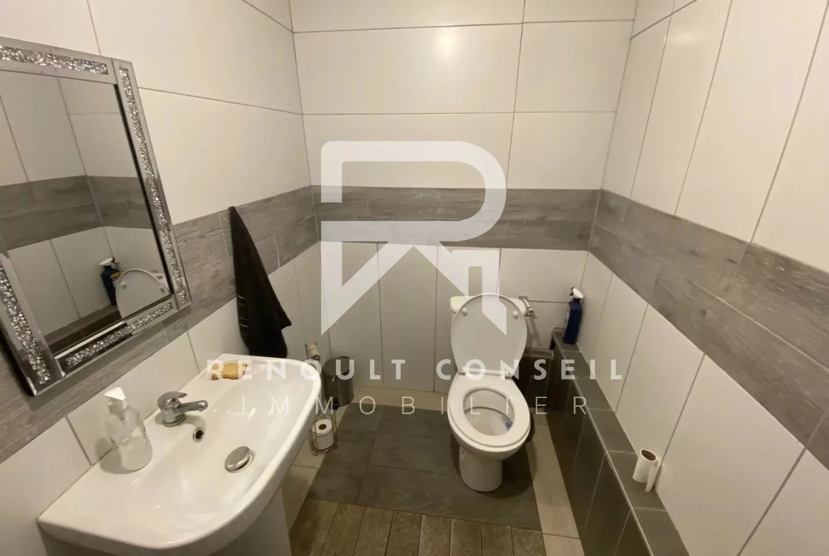 Local commercial de 42 m² à vendre à Sotteville-lès-Rouen, emplacement stratégique 