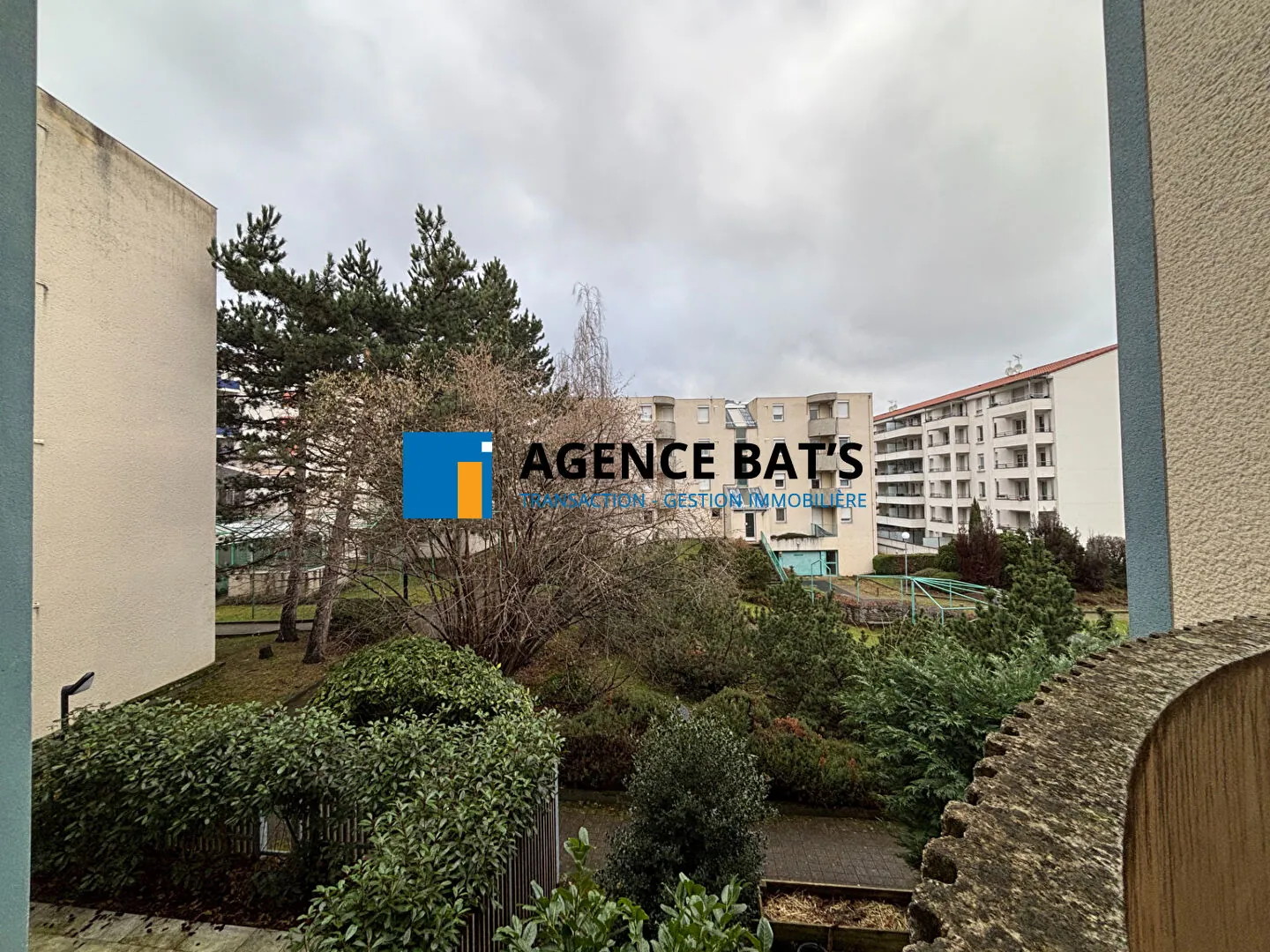 Appartement T3 à Saint-Étienne avec garage, balcons et vue sur parc, secteur Bellevue 