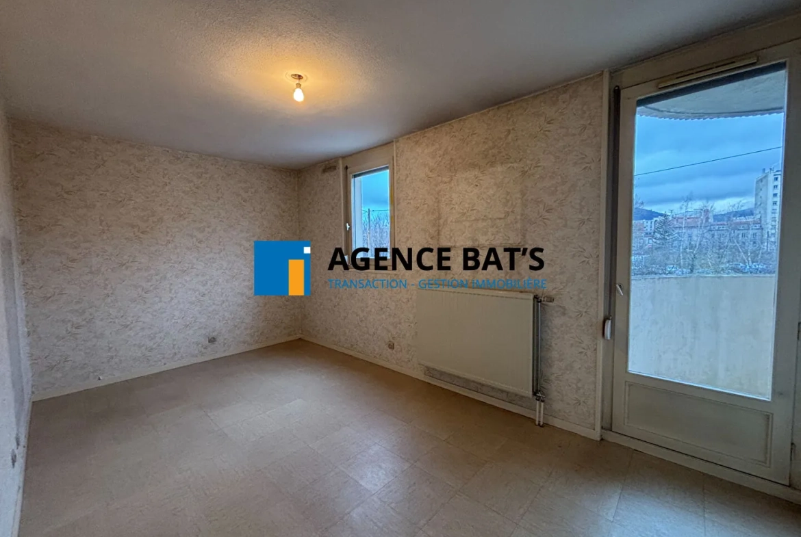 Appartement T3 à Saint-Étienne avec garage, balcons et vue sur parc, secteur Bellevue 