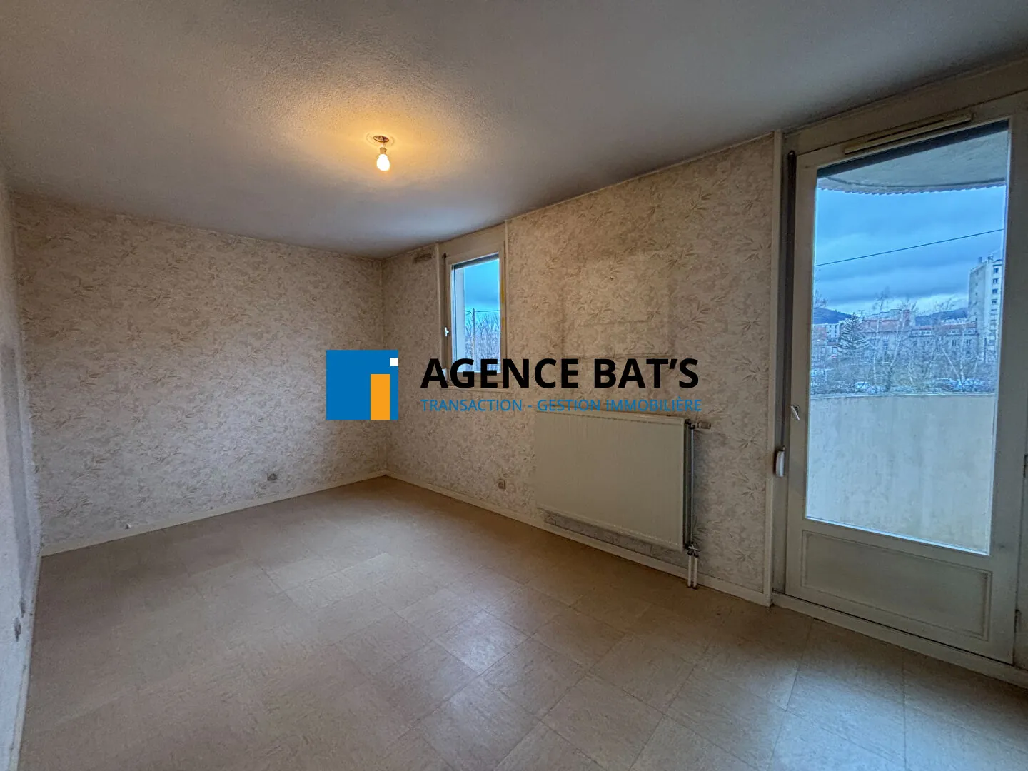 Appartement T3 à Saint-Étienne avec garage, balcons et vue sur parc, secteur Bellevue 