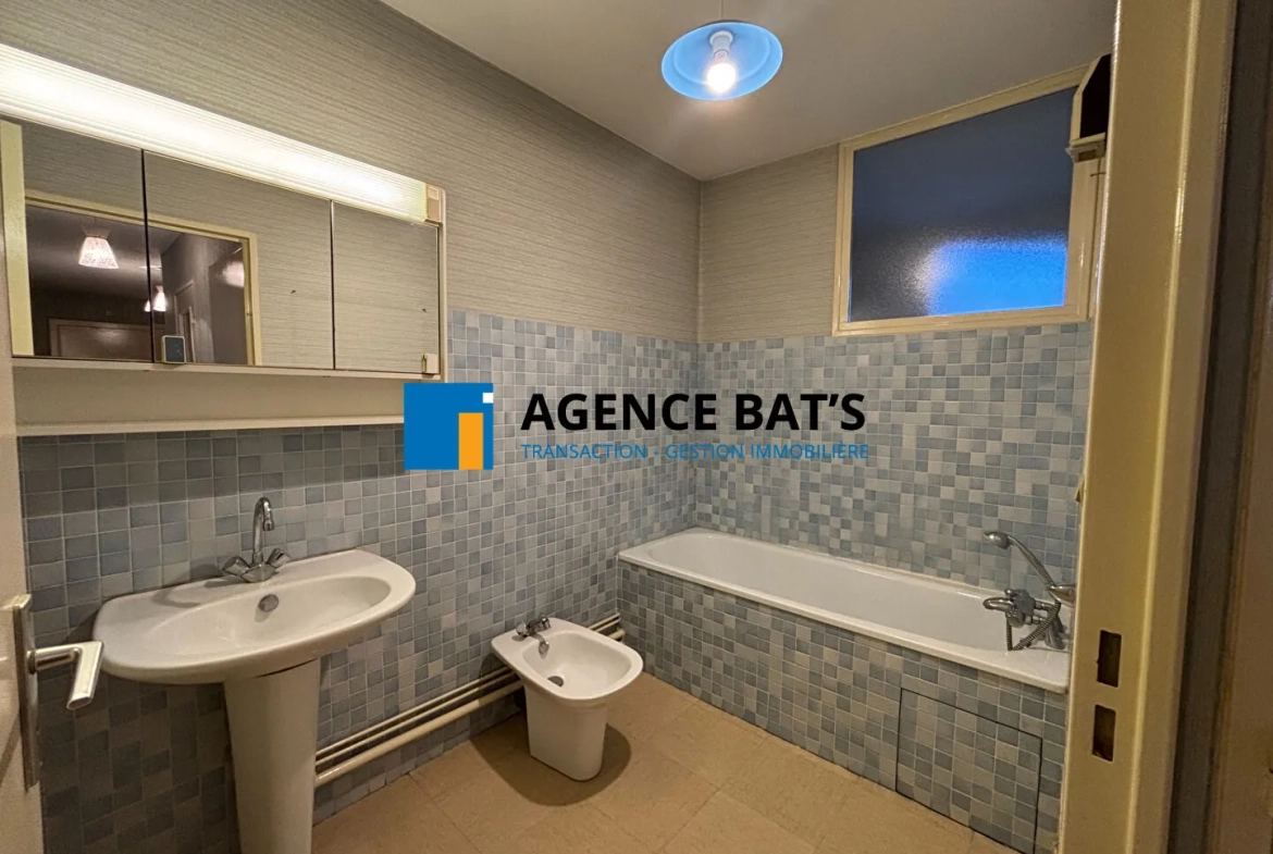 Appartement T3 à Saint-Étienne avec garage, balcons et vue sur parc, secteur Bellevue 