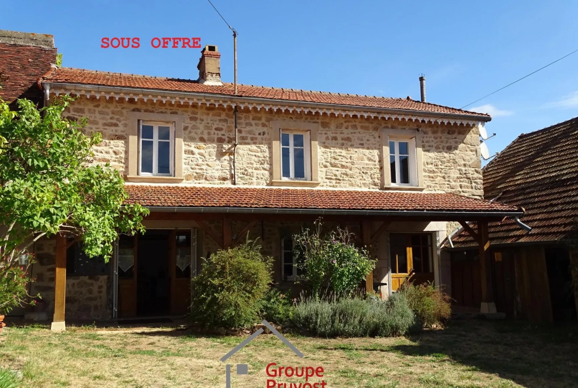 Belle maison de village à rénover proche de Cluny, 128 m² avec jardin et potentiel d’agrandissement 