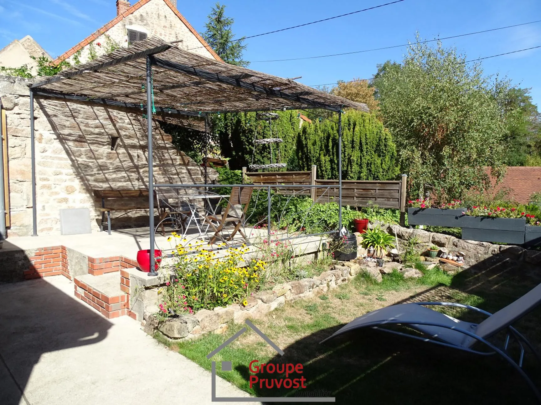 Belle maison de village à rénover proche de Cluny, 128 m² avec jardin et potentiel d’agrandissement 