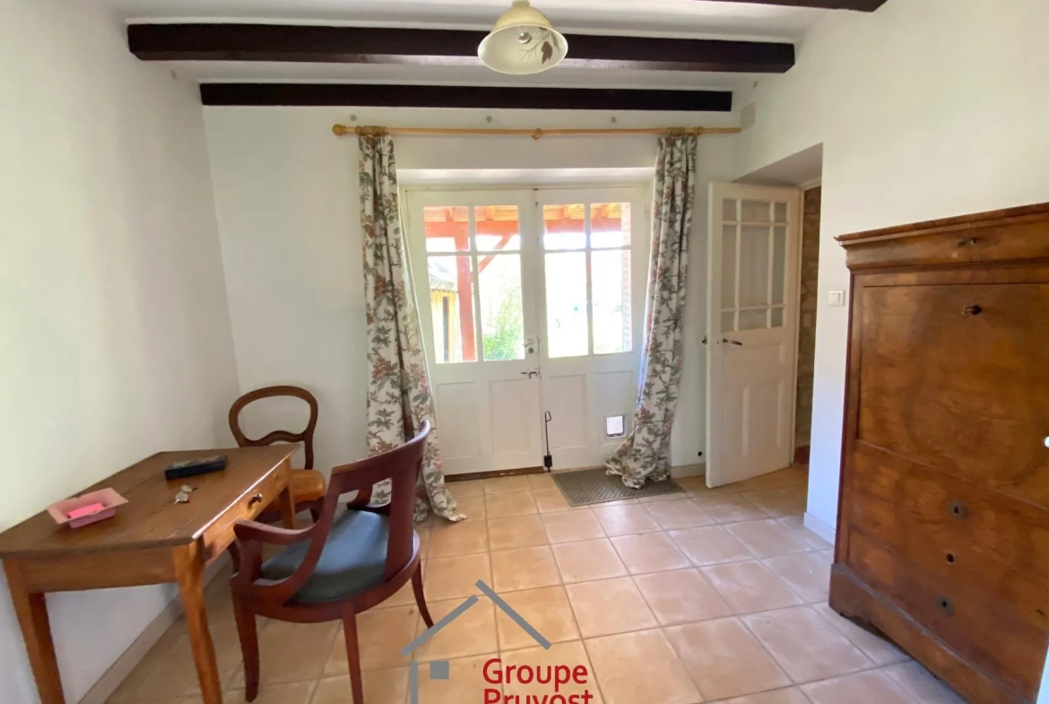 Belle maison de village à rénover proche de Cluny, 128 m² avec jardin et potentiel d’agrandissement 