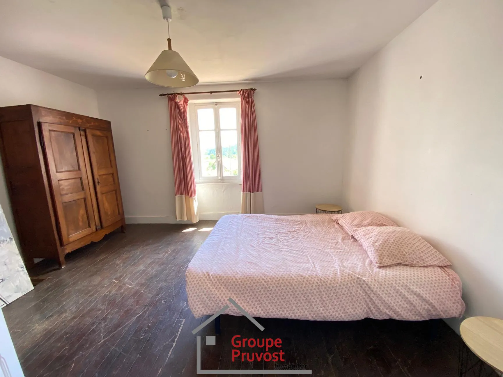 Belle maison de village à rénover proche de Cluny, 128 m² avec jardin et potentiel d’agrandissement 