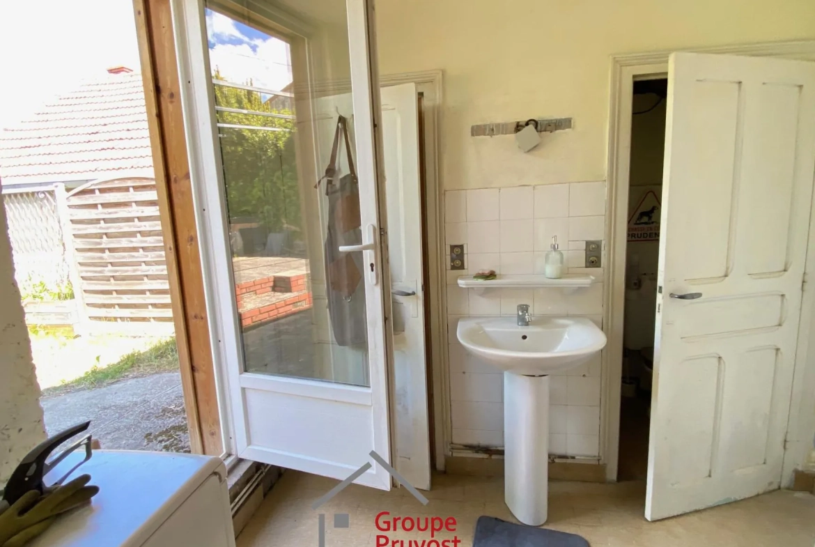 Belle maison de village à rénover proche de Cluny, 128 m² avec jardin et potentiel d’agrandissement 
