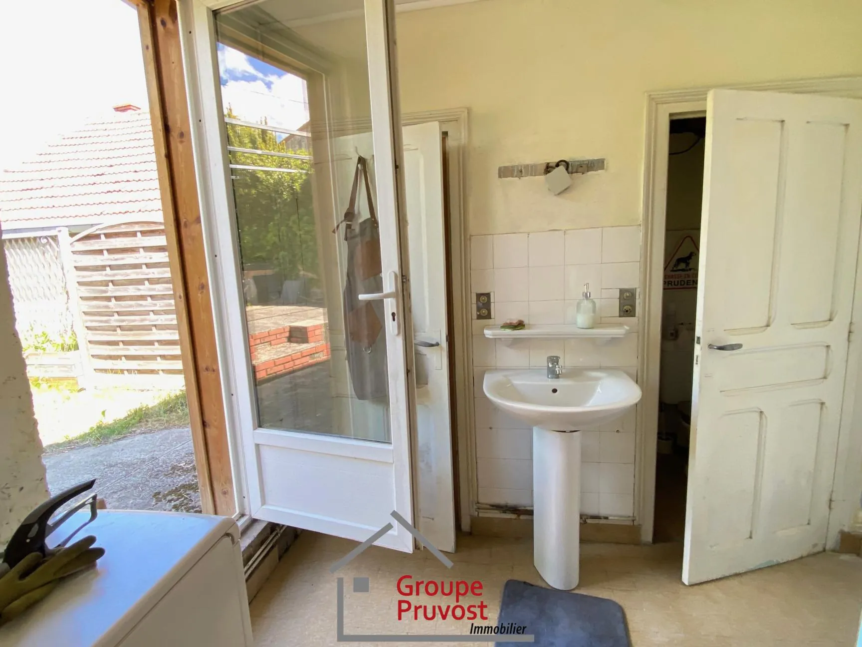 Belle maison de village à rénover proche de Cluny, 128 m² avec jardin et potentiel d’agrandissement 
