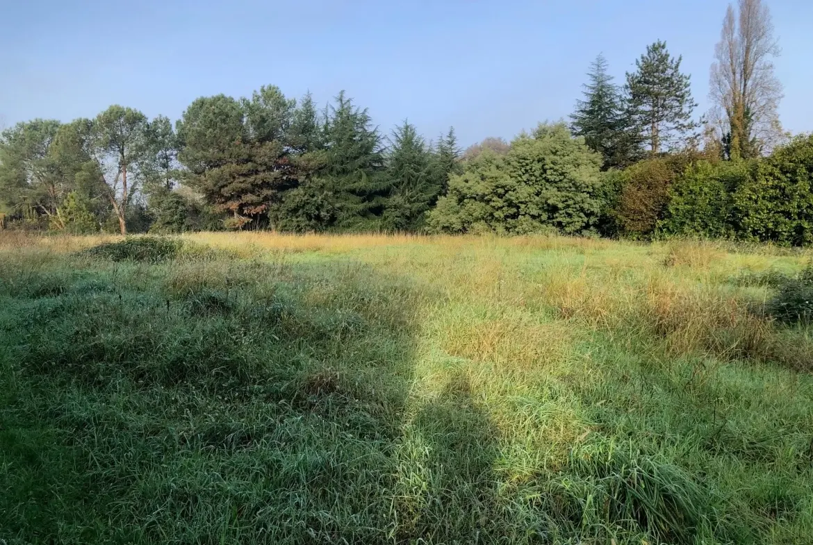 Terrain à bâtir à Dax - Cadre verdoyant et viabilisé à proximité 