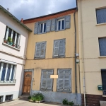 Maison de ville à rénover à Ambert de 145 m² avec garage et cave, à vendre à 74 500 euros