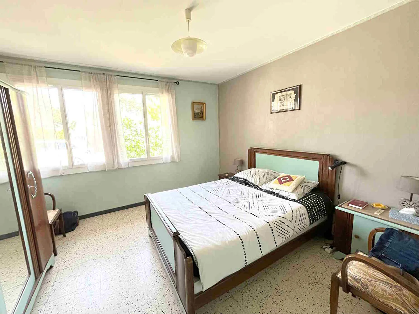 Charmante villa de plain-pied à Saignon avec terrain clos et arbres, proche d'Apt 