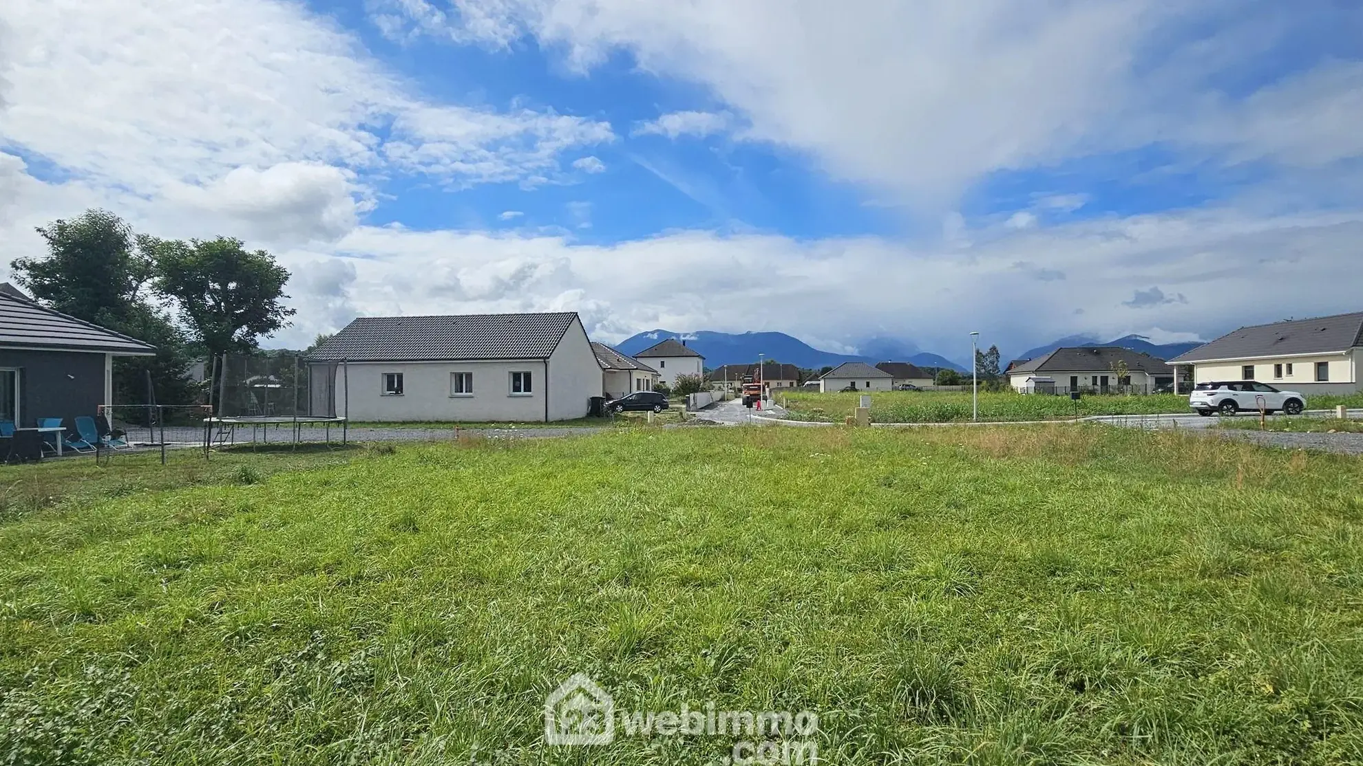 Terrain constructible de 710 m² avec Vue Pyrénées à Bénéjacq 