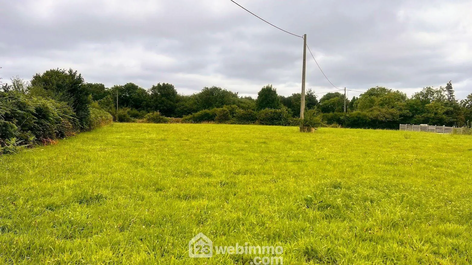 Terrain à bâtir de 971 m² à Savigny, Normandie, idéal pour projet immobilier 