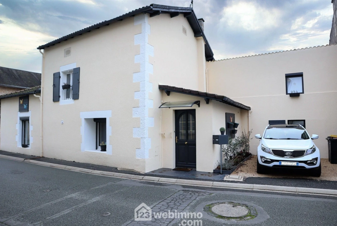 Maison familiale de 194 m² à Valdivienne, secteur Salles-en-Toulon 