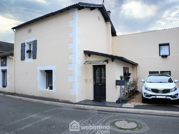 Maison familiale de 194 m² à Valdivienne, secteur Salles-en-Toulon