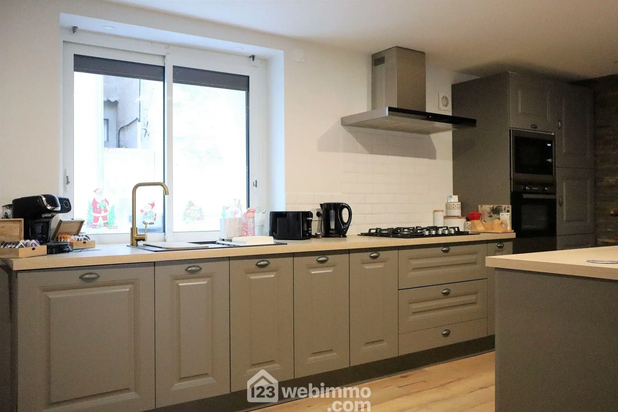 Maison familiale de 194 m² à Valdivienne, secteur Salles-en-Toulon 