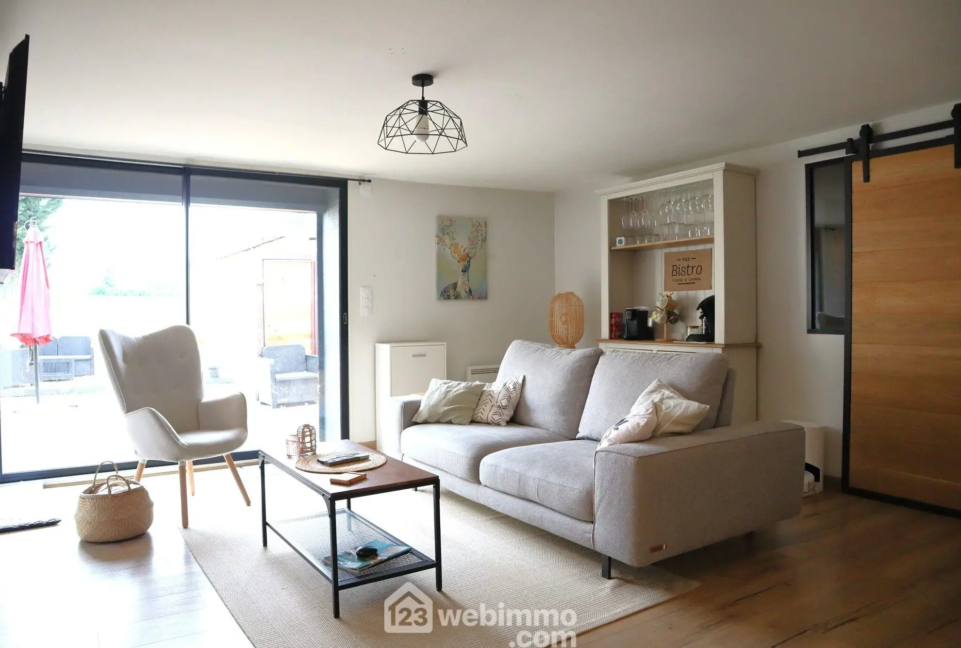 Maison familiale de 194 m² à Valdivienne, secteur Salles-en-Toulon 
