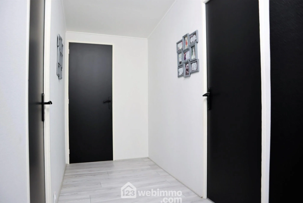 Maison familiale de 194 m² à Valdivienne, secteur Salles-en-Toulon 