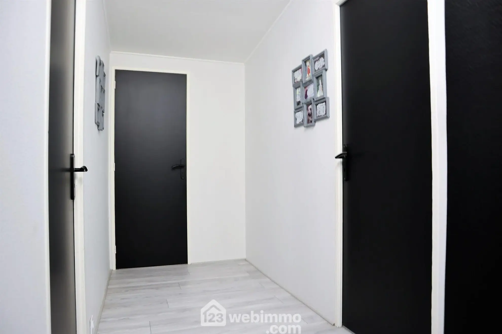 Maison familiale de 194 m² à Valdivienne, secteur Salles-en-Toulon 
