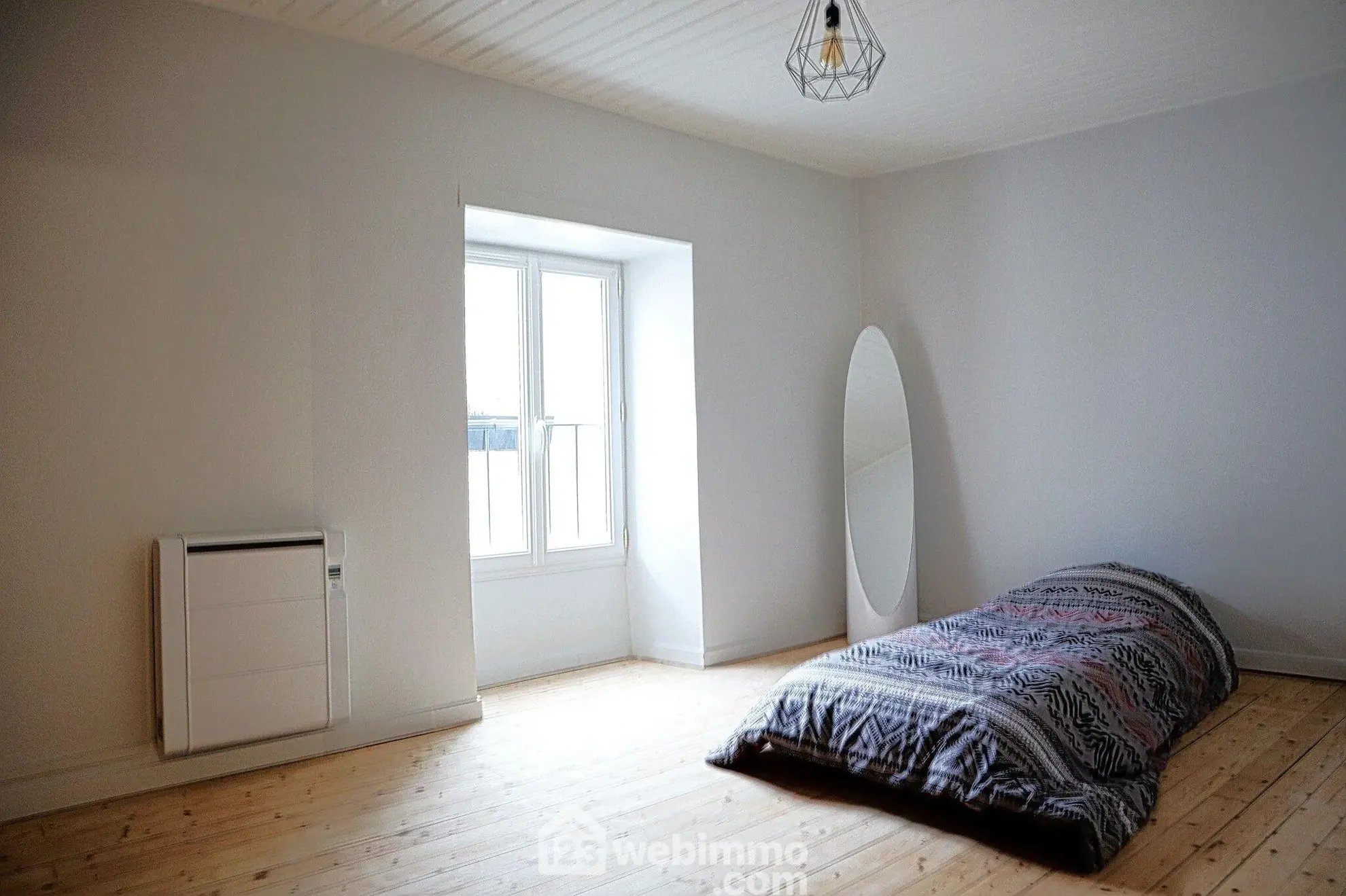 Maison familiale de 194 m² à Valdivienne, secteur Salles-en-Toulon 