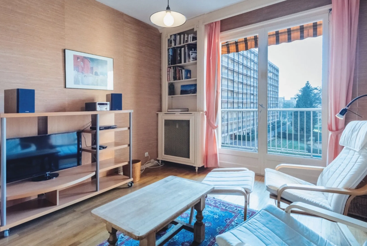 Appartement T7 à ARMEVILLE avec 4 chambres et garage - Résidence sécurisée 