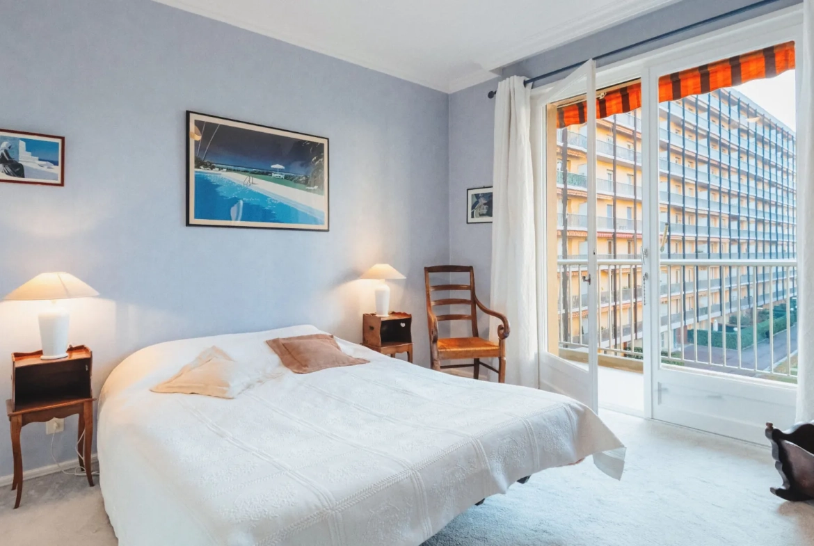 Appartement T7 à ARMEVILLE avec 4 chambres et garage - Résidence sécurisée 
