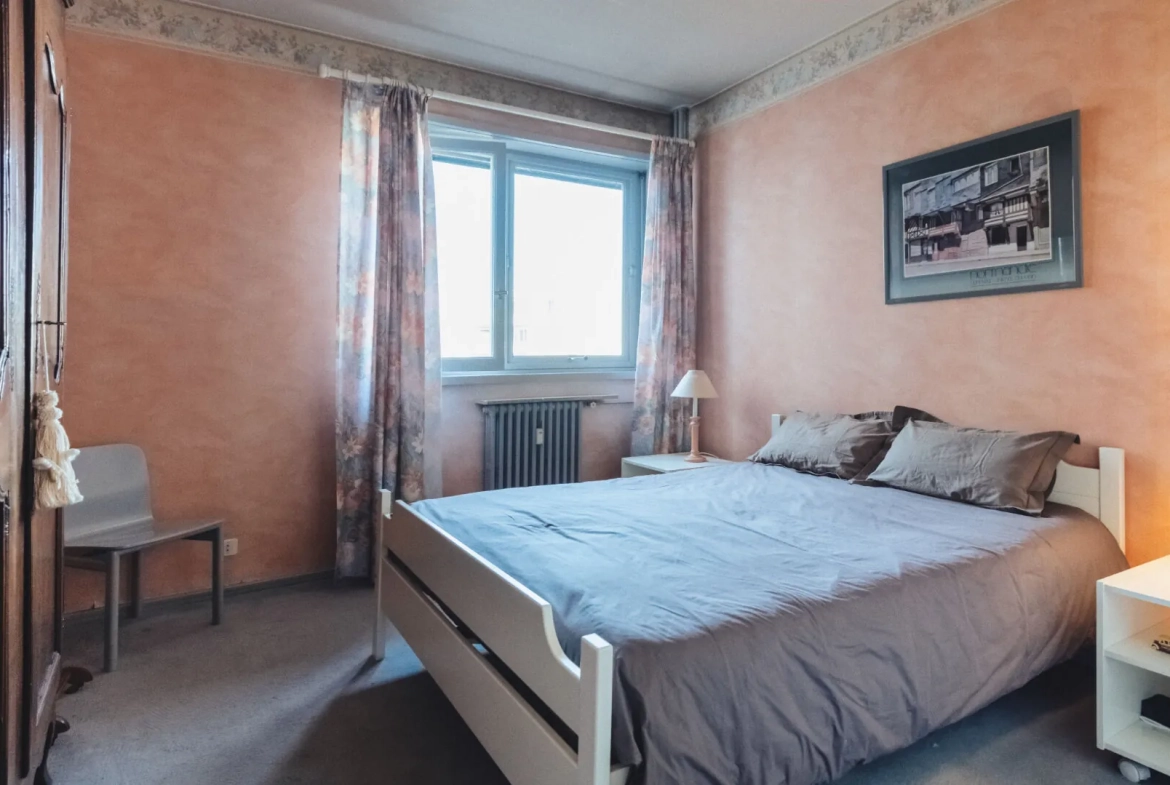 Appartement T7 à ARMEVILLE avec 4 chambres et garage - Résidence sécurisée 