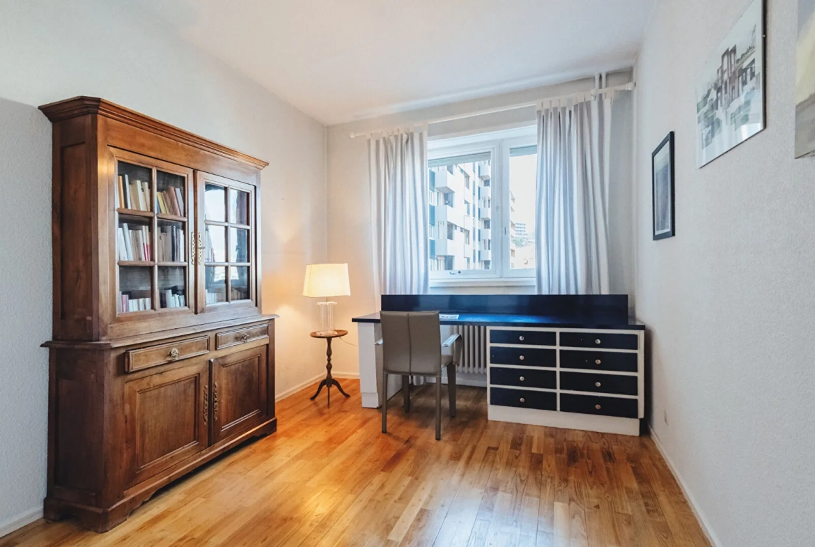 Appartement T7 à ARMEVILLE avec 4 chambres et garage - Résidence sécurisée 
