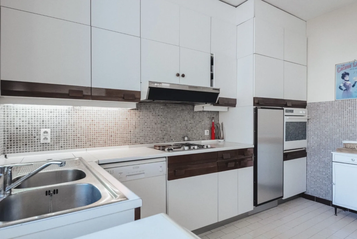 Appartement T7 à ARMEVILLE avec 4 chambres et garage - Résidence sécurisée 