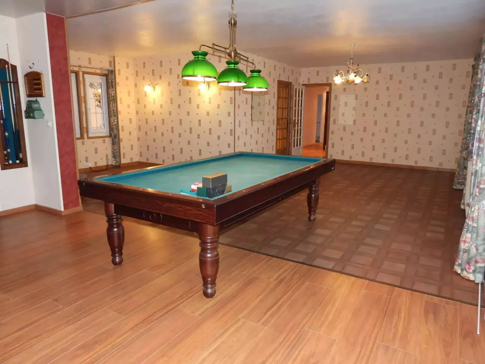 Maison à vendre à Fécamp avec garage, 3 chambres, proche du centre-ville 