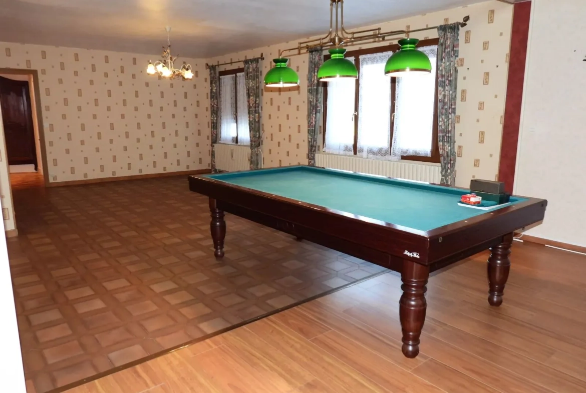 Maison à vendre à Fécamp avec garage, 3 chambres, proche du centre-ville 