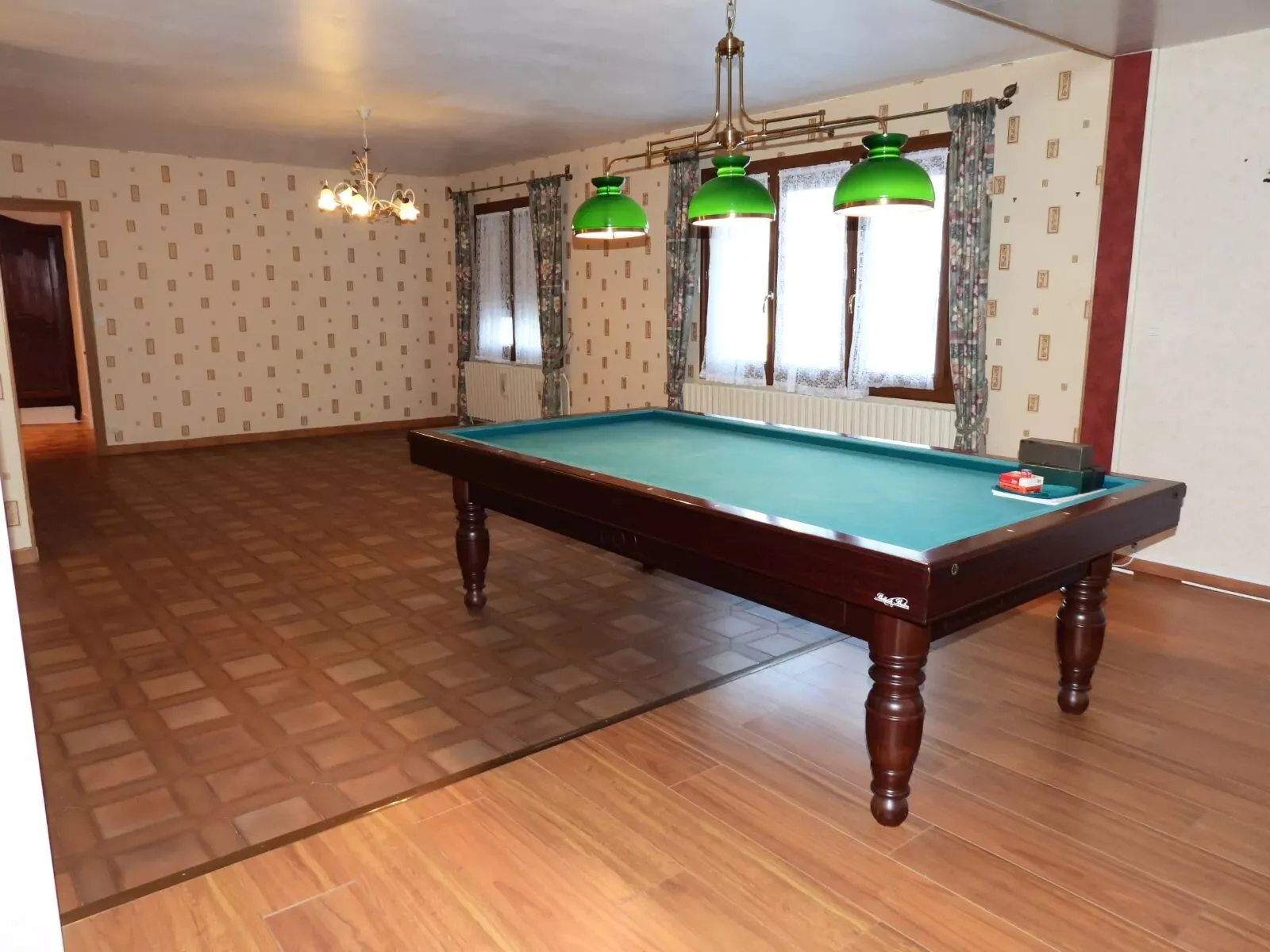 Maison à vendre à Fécamp avec garage, 3 chambres, proche du centre-ville 