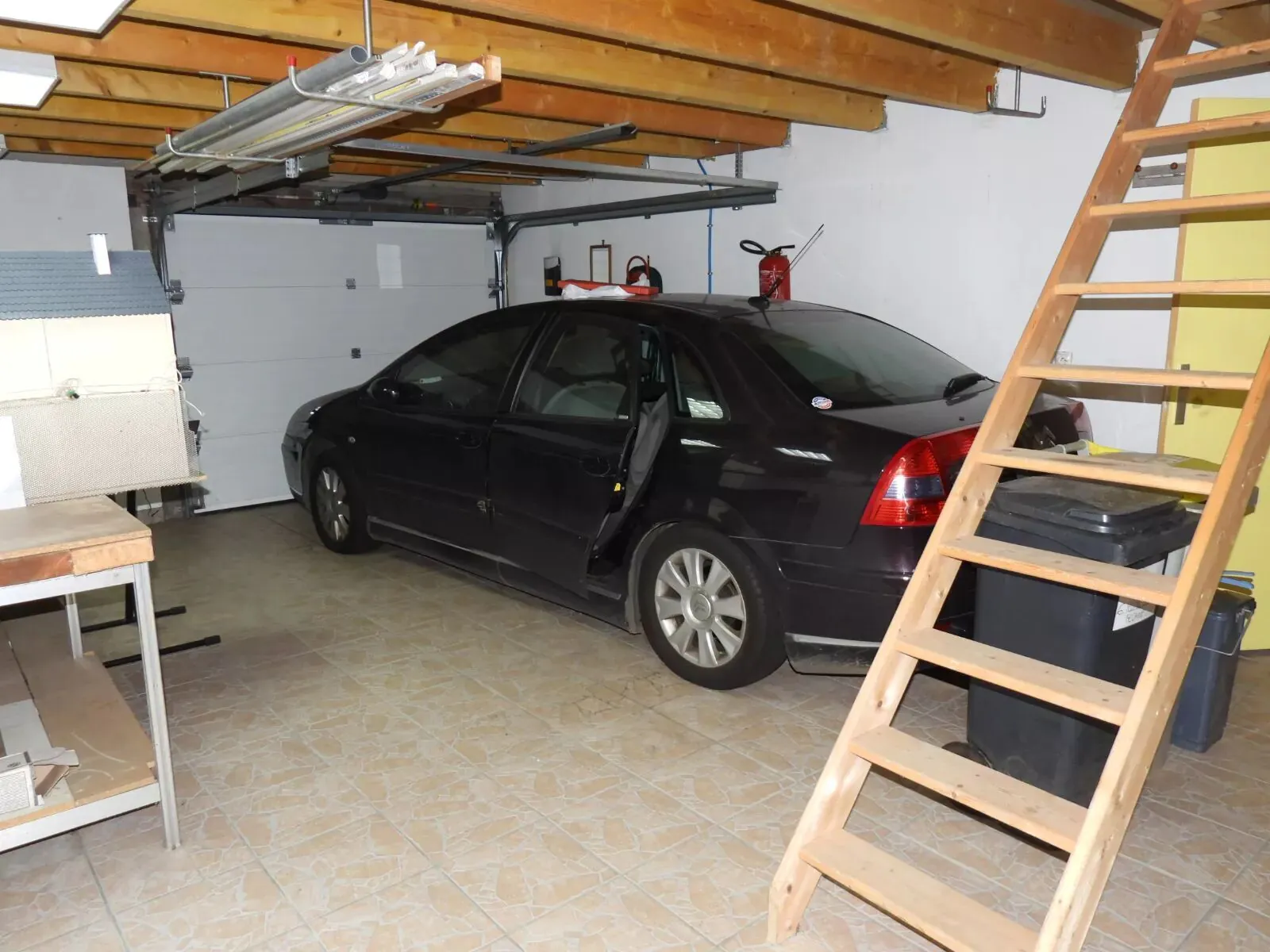 Maison à vendre à Fécamp avec garage, 3 chambres, proche du centre-ville 