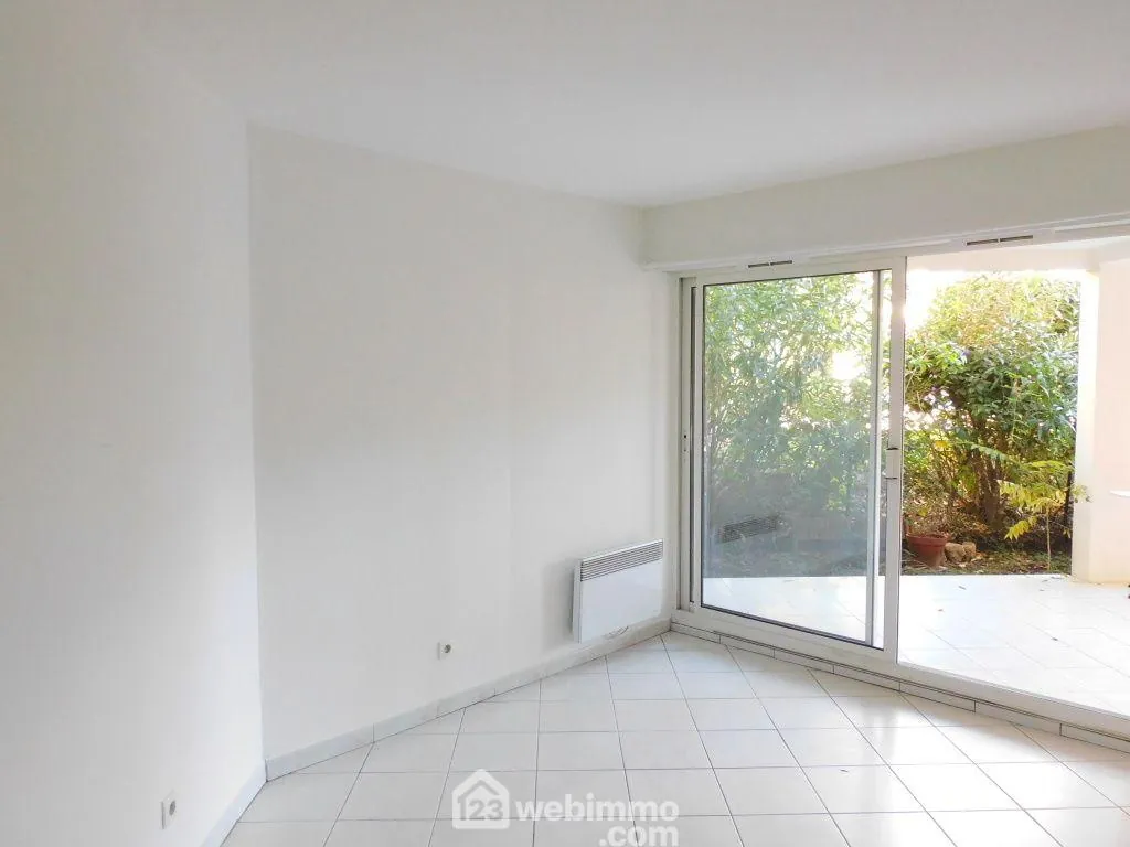 Appartement 3 pièces de 47m² avec terrasse et garage au Le Cannet 