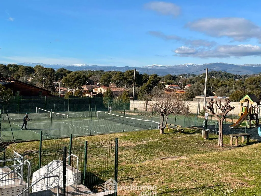 Appartement 3 pièces de 47m² avec terrasse et garage au Le Cannet 