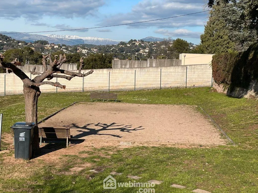 Appartement 3 pièces de 47m² avec terrasse et garage au Le Cannet 