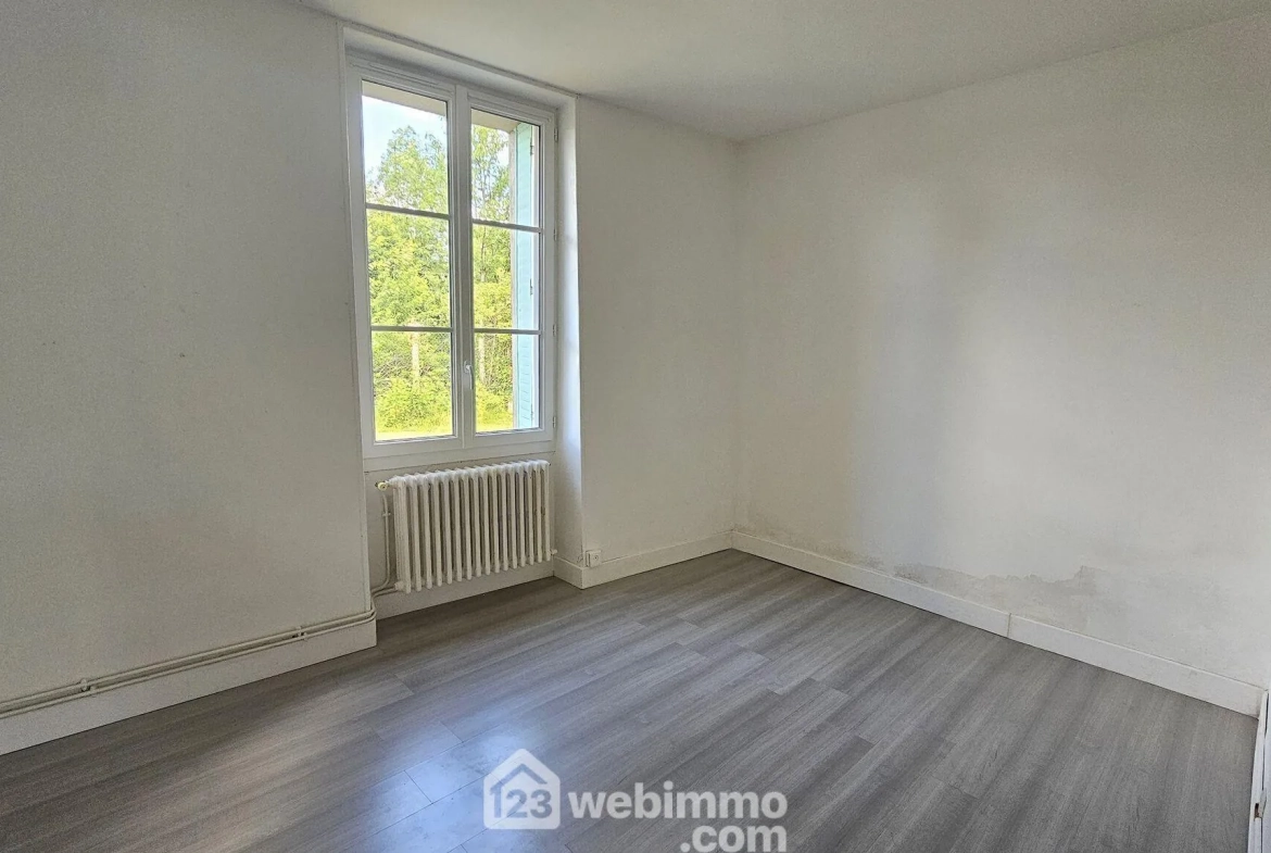 Charmante longère de 106 m² en lisière de forêt avec dépendances et jardin clos 