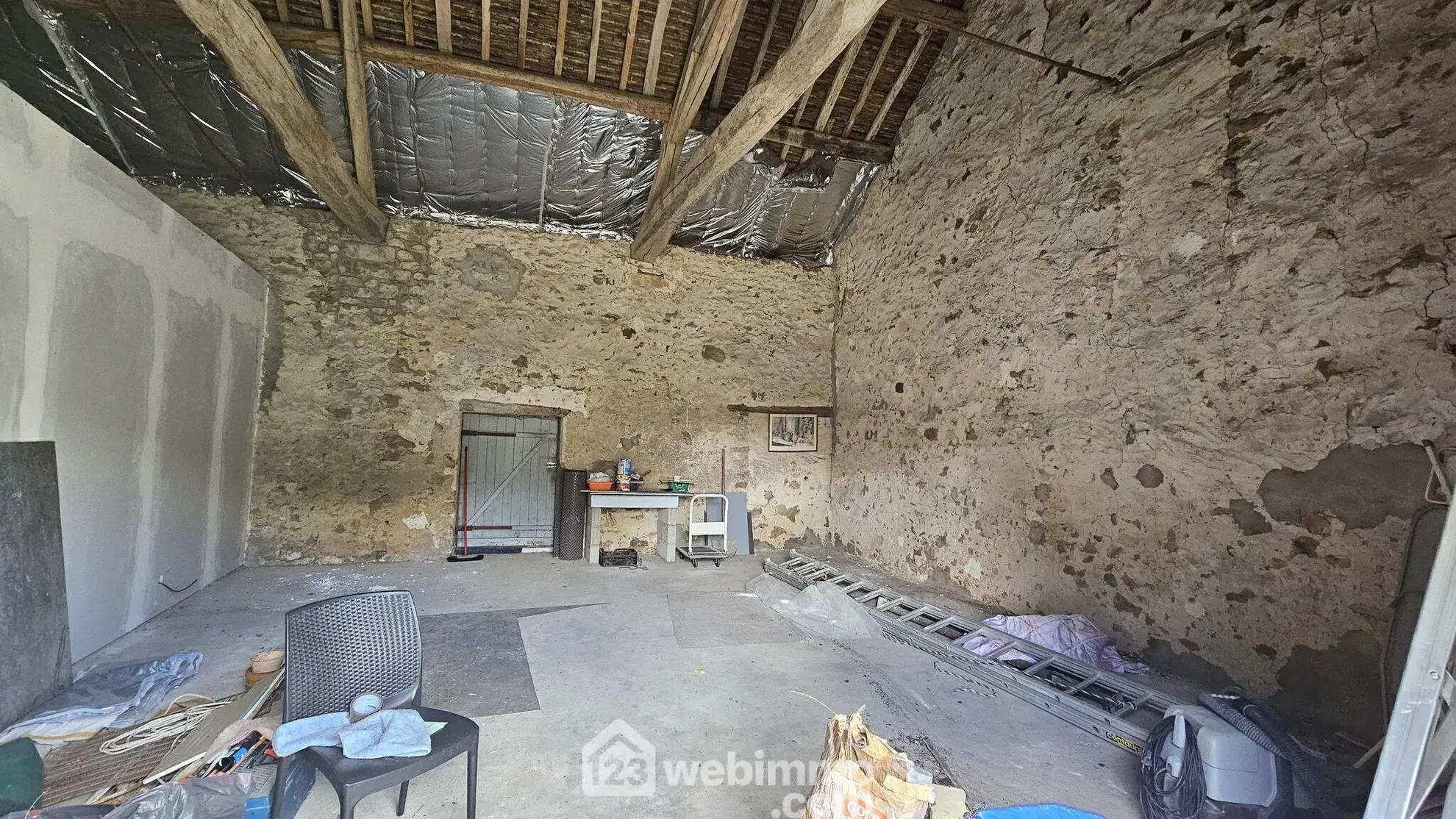 Charmante longère de 106 m² en lisière de forêt avec dépendances et jardin clos 