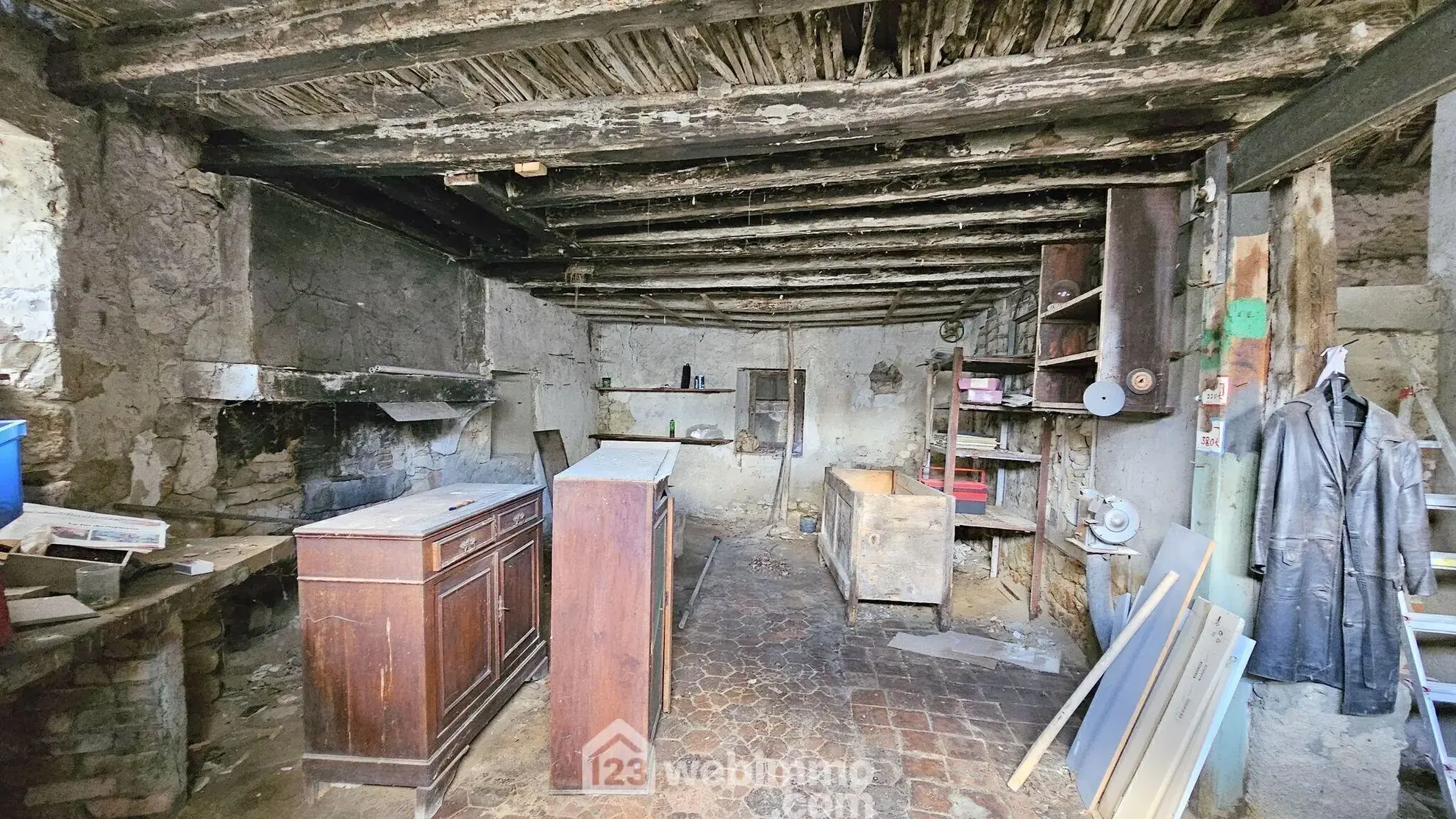 Charmante longère de 106 m² en lisière de forêt avec dépendances et jardin clos 