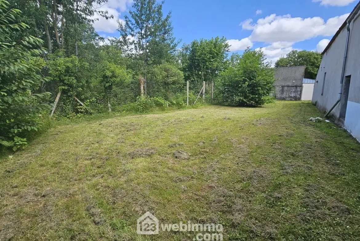 Charmante longère de 106 m² en lisière de forêt avec dépendances et jardin clos 
