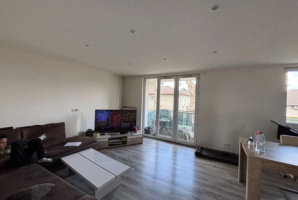 A vendre appartement T3 à Saint Jean Bonnefonds avec travaux prévus 