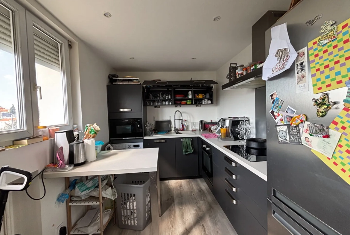 A vendre appartement T3 à Saint Jean Bonnefonds avec travaux prévus 