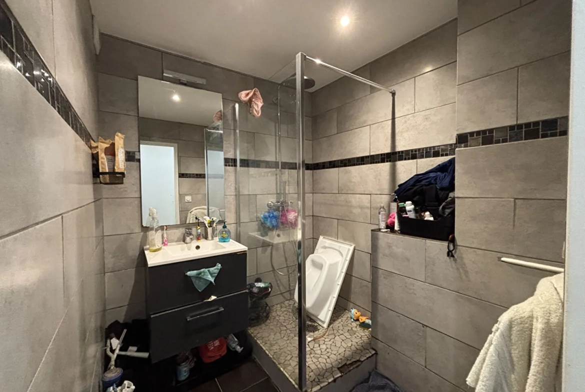 A vendre appartement T3 à Saint Jean Bonnefonds avec travaux prévus 