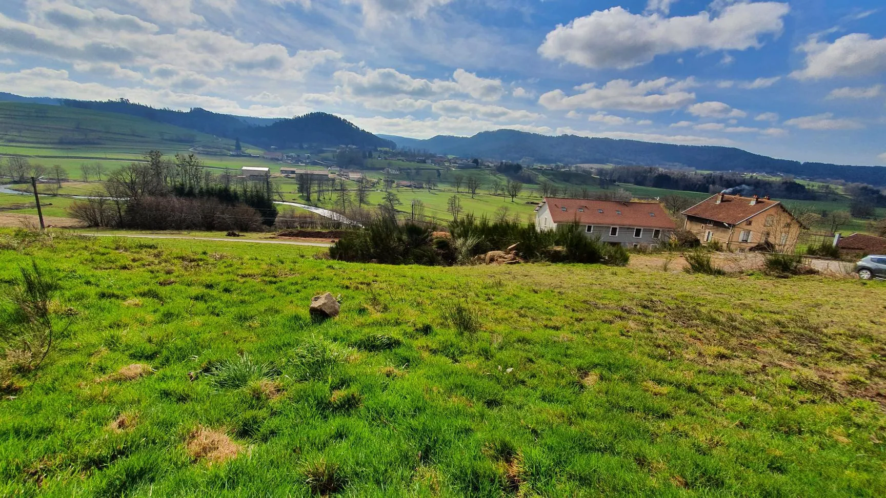 Terrain constructible de 1257 m² à Le Panges sur Vologne - Prix attractif 