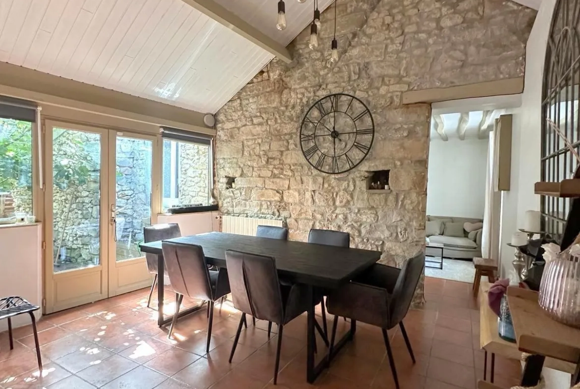 Maison en pierre de 76 m² à Milly-la-Forêt, cadre paisible et chaleureux 